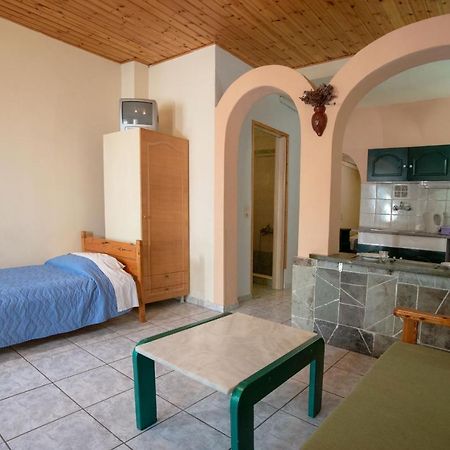 Kleoni Club Apartments Толон Экстерьер фото