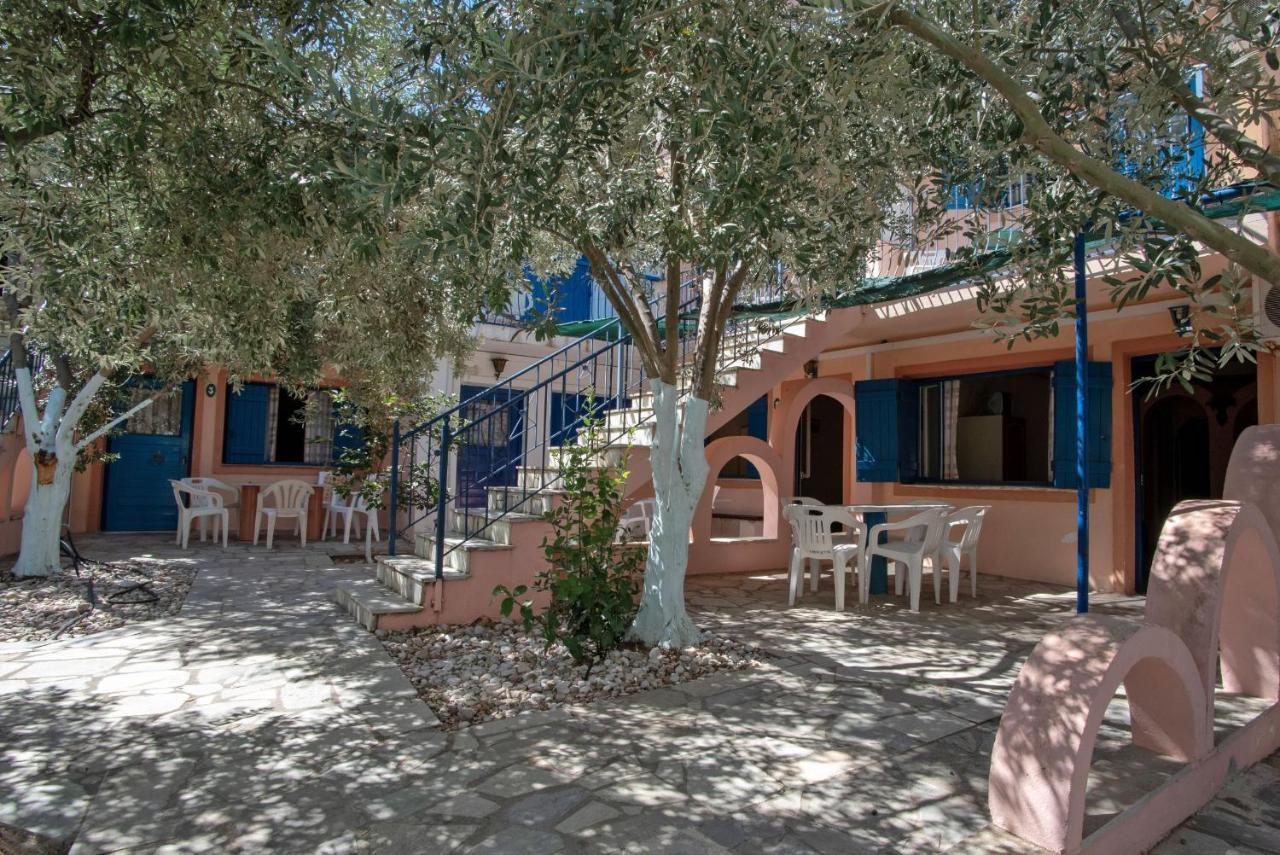 Kleoni Club Apartments Толон Экстерьер фото